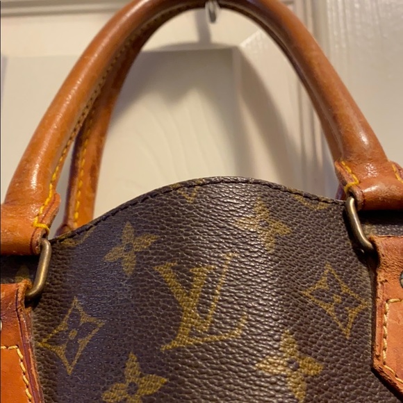 Louis Vuitton purse